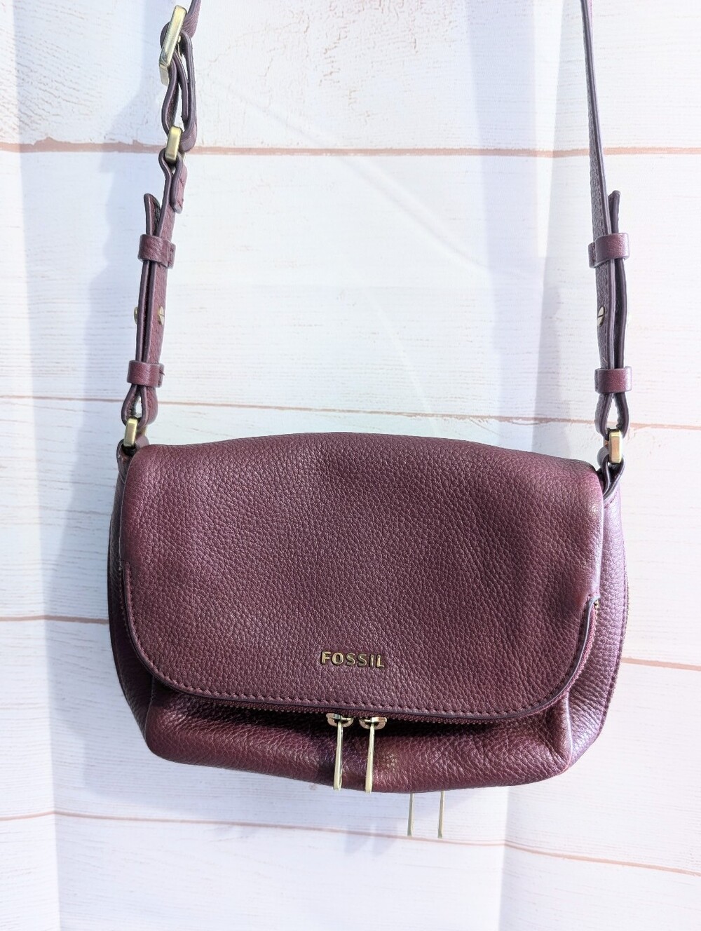 Fossil Women's Crossbody Bag in Burgundy